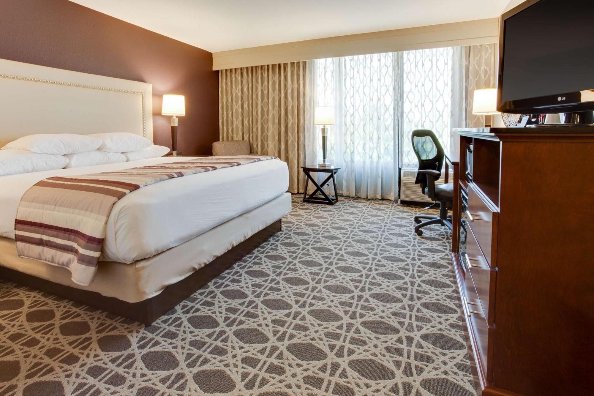 Drury Inn & Suites Louisville East Eksteriør billede