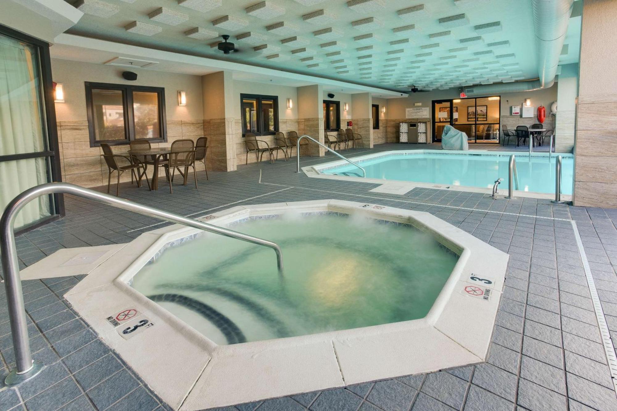 Drury Inn & Suites Louisville East Eksteriør billede