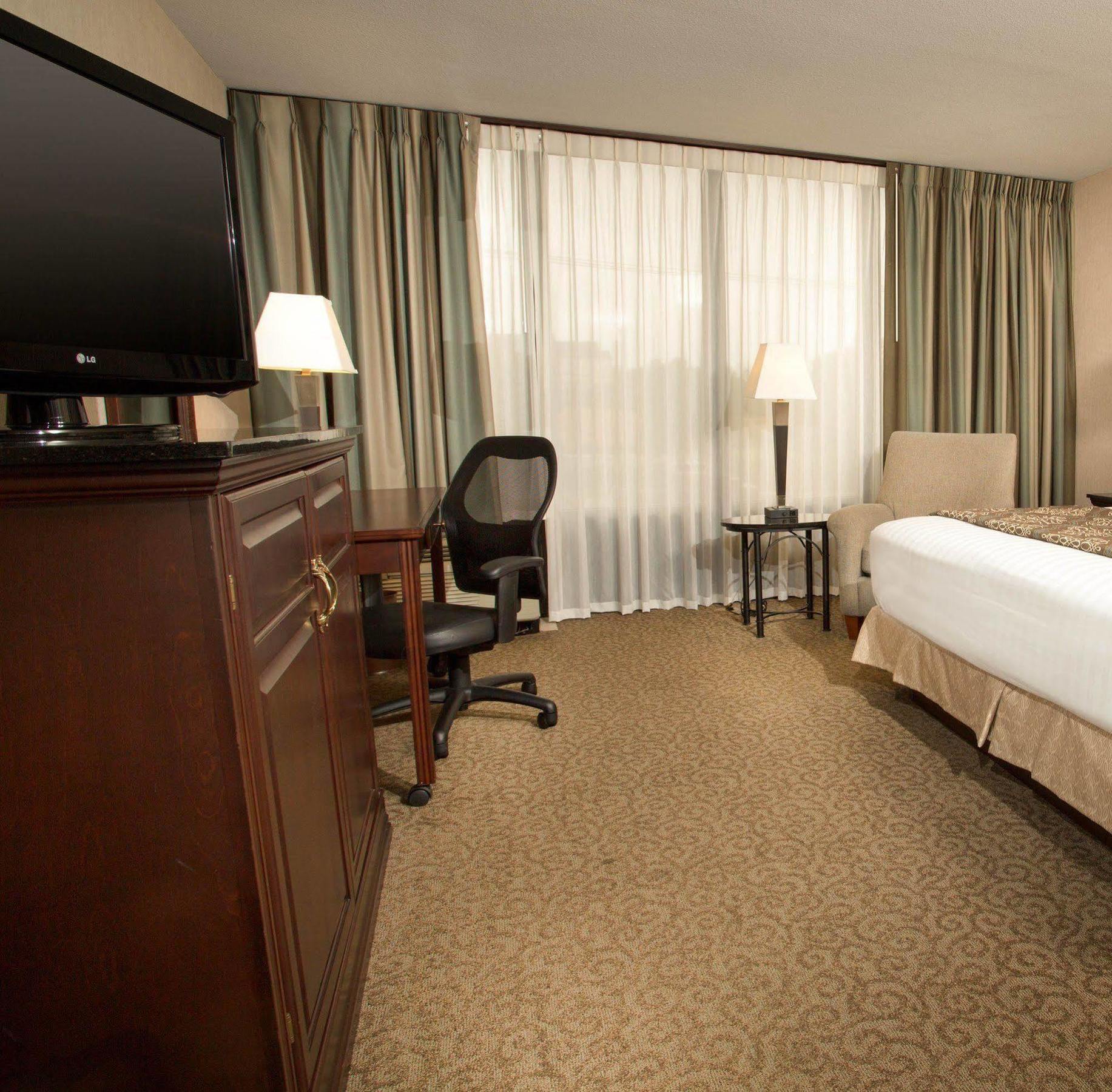 Drury Inn & Suites Louisville East Eksteriør billede